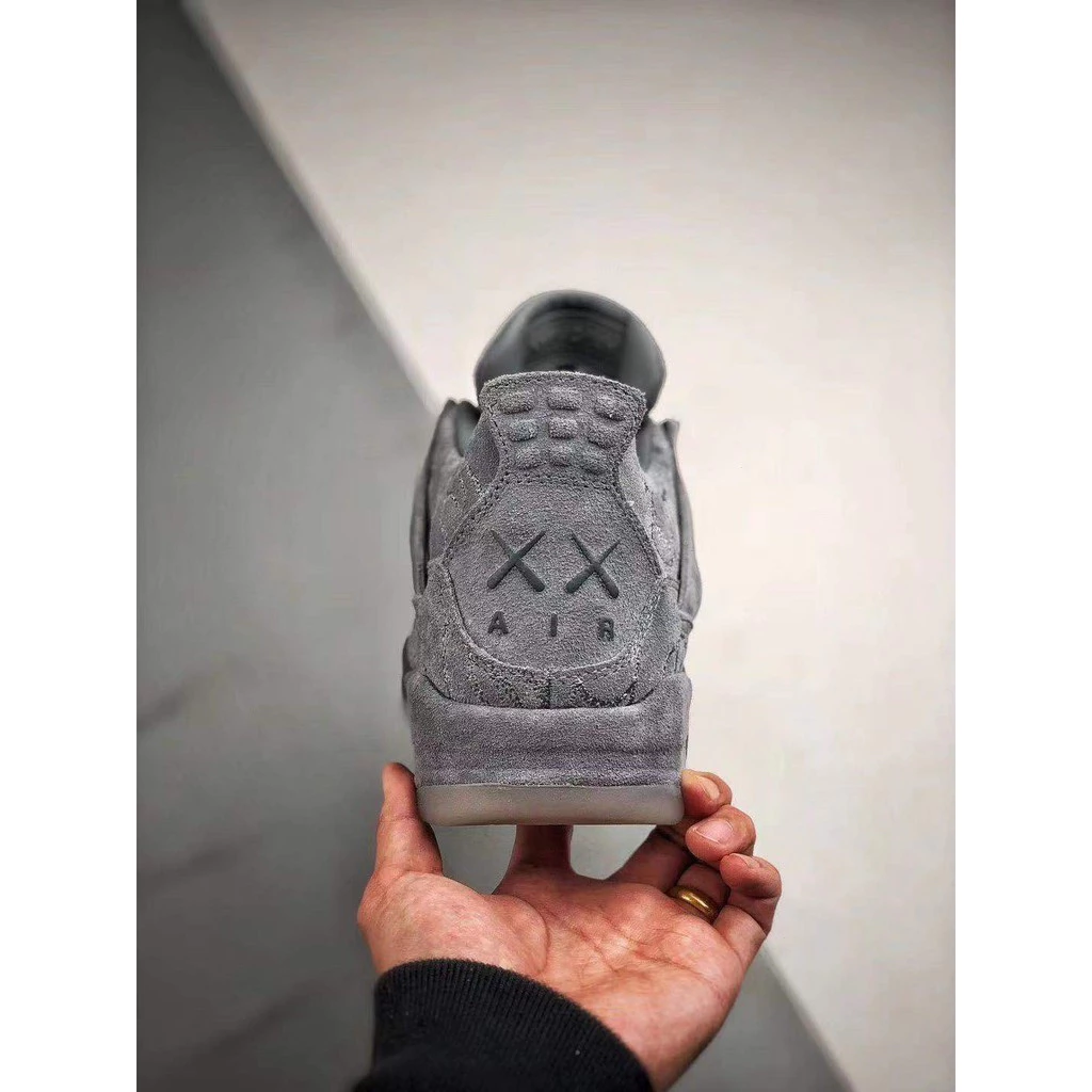 New Air Jordan 4 sneakers for men, Libby Eye model, with air valve, casual style.