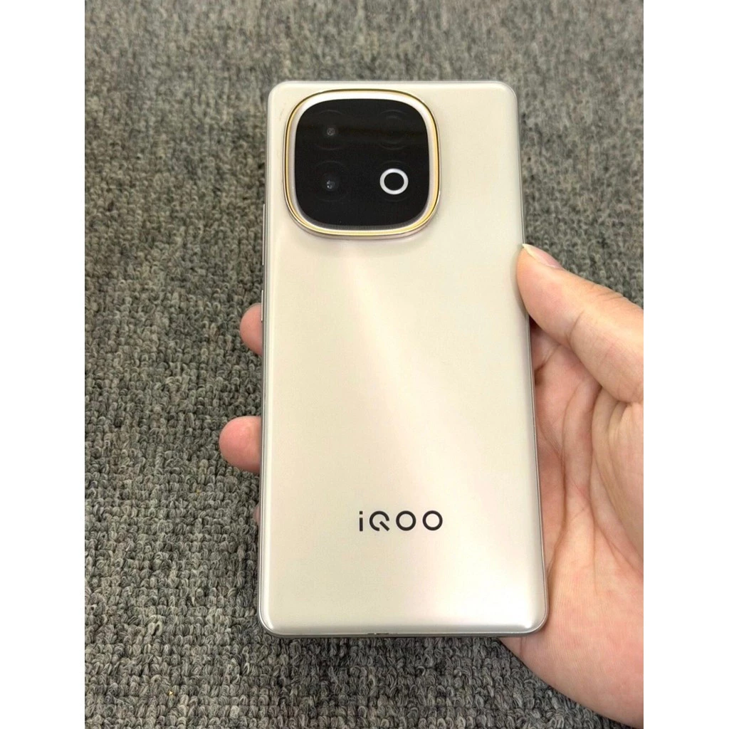 icon arrow left boldicon arrow right bold Share:  0 VIVO iQOO Z10 Turbo Pro | 6.78" 144Hz 1260 x 2800 pixels | 7000 mAh 120W All Colors Good Function Original Used Phone